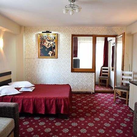 Hotel Tudor Плоешти Экстерьер фото